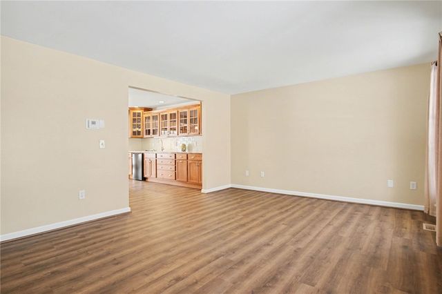 83 Hawthorne Drive, Ogden, NY 14559