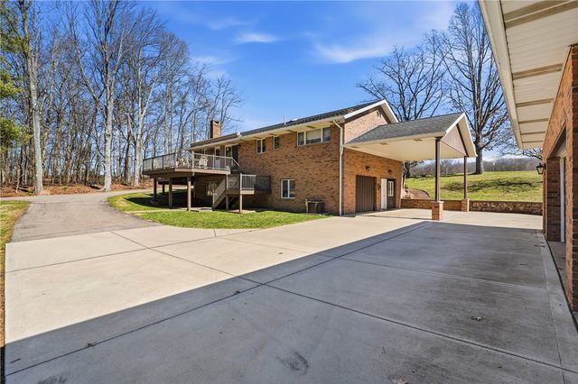 1035 Gameland Road, Donegal, PA 16025