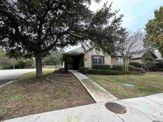 2966 Magazine Dr, Baton Rouge, LA 70816