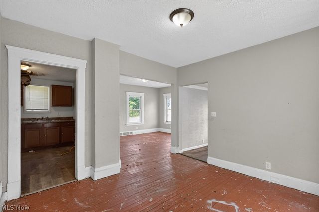 4134 E 142nd Street, Cleveland, OH 44128
