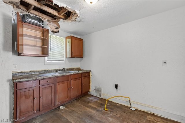 4134 E 142nd Street, Cleveland, OH 44128