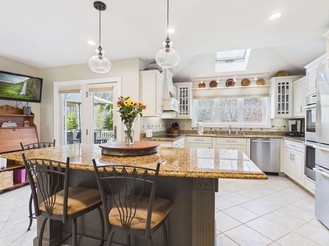 300 Country Hill Dr, Dighton, MA 02764