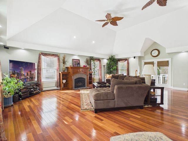 300 Country Hill Dr, Dighton, MA 02764