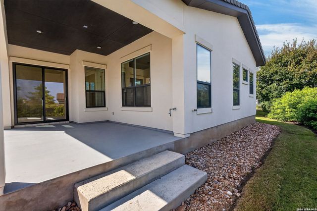 122 Rivalto Dr, Horseshoe Bay, TX 78657