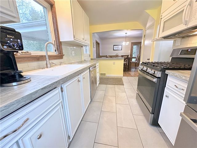 3933 Hardt Dr, Richland, PA 15044