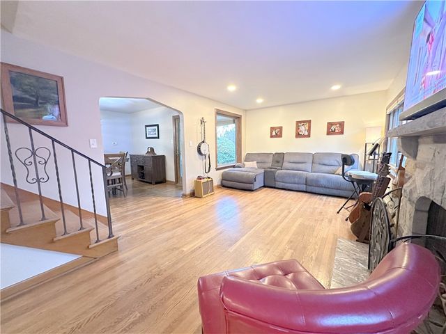 3933 Hardt Dr, Richland, PA 15044