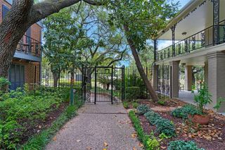 11550 Chimney Rock Road 324, Houston, TX 77035