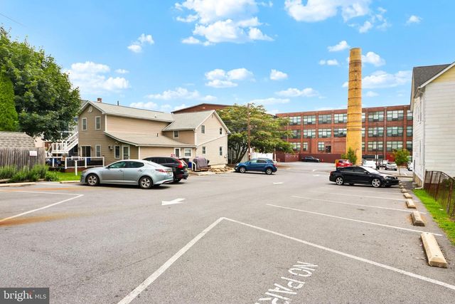 127 S BROAD ST, Nazareth, PA 18064