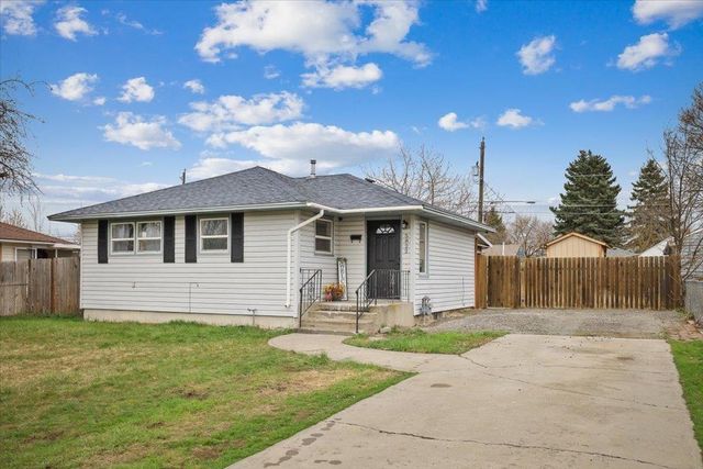 5822 N Elgin St, Spokane, WA 99205