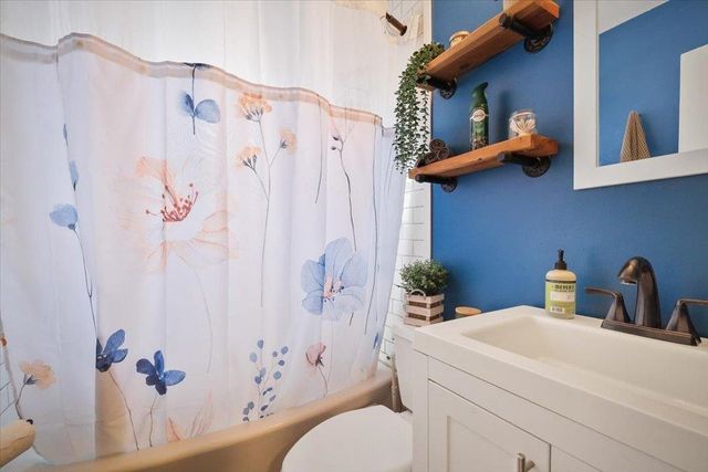 5822 N Elgin St, Spokane, WA 99205