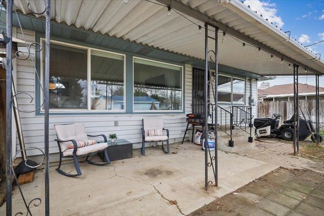 5822 N Elgin St, Spokane, WA 99205