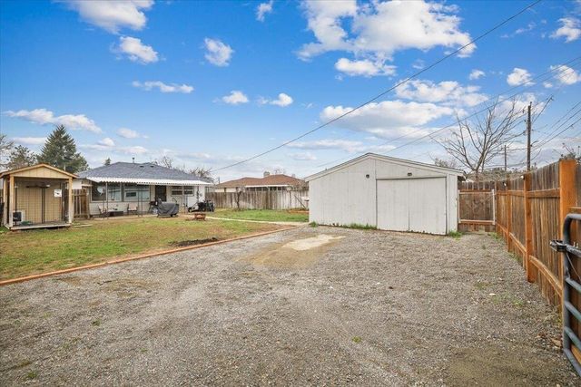 5822 N Elgin St, Spokane, WA 99205