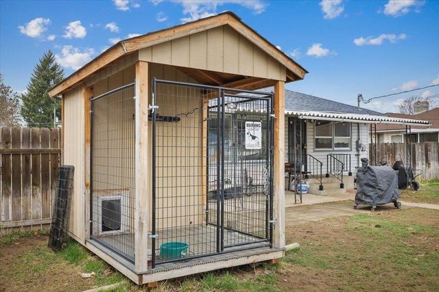 5822 N Elgin St, Spokane, WA 99205