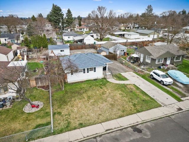 5822 N Elgin St, Spokane, WA 99205