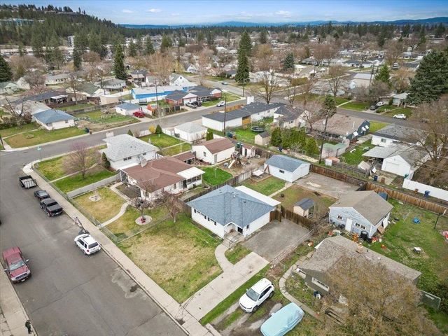 5822 N Elgin St, Spokane, WA 99205
