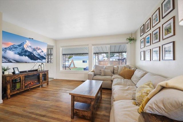 5822 N Elgin St, Spokane, WA 99205