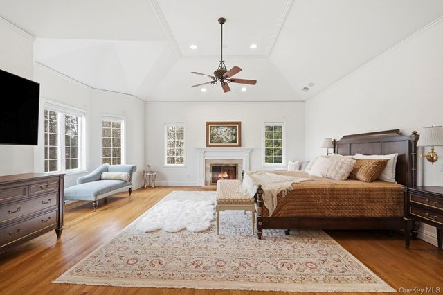 2 Coventry Court, Larchmont, NY 10538