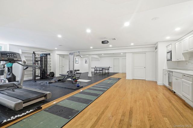 2 Coventry Court, Larchmont, NY 10538