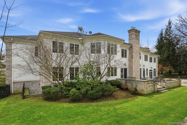 2 Coventry Court, Larchmont, NY 10538