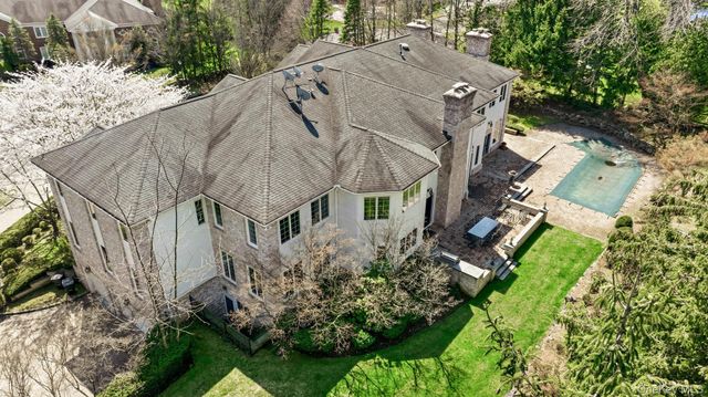 2 Coventry Court, Larchmont, NY 10538