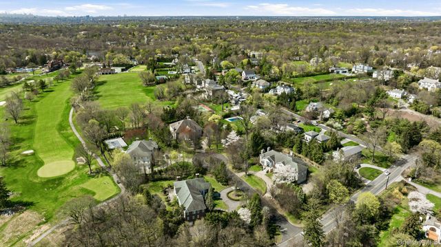 2 Coventry Court, Larchmont, NY 10538