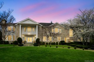 2 Coventry Court, Larchmont, NY 10538