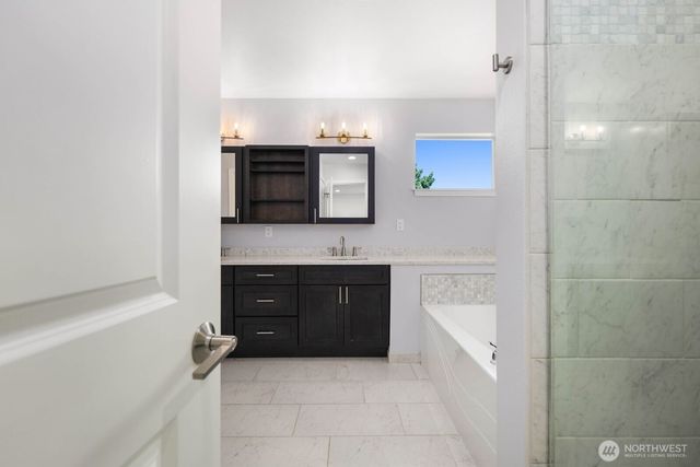 14020 SE 282nd Street, Kent, WA 98042