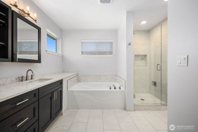 14020 SE 282nd Street, Kent, WA 98042