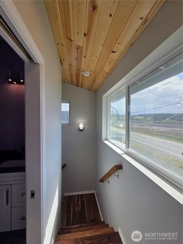 2629 W Beach Road, Oak Harbor, WA 98277