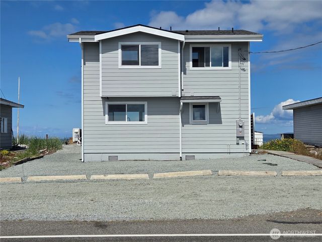 2629 W Beach Road, Oak Harbor, WA 98277