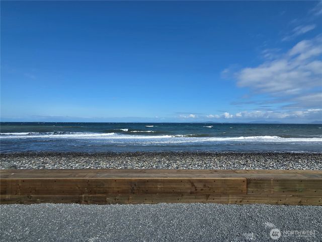 2629 W Beach Road, Oak Harbor, WA 98277