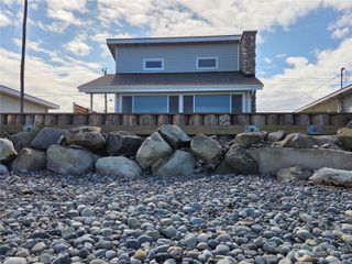 2629 W Beach Road, Oak Harbor, WA 98277