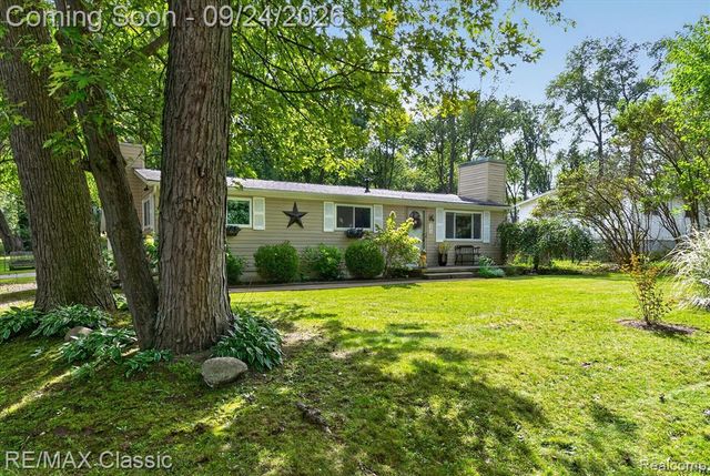 505 E Baker Road, Highland, MI 48357