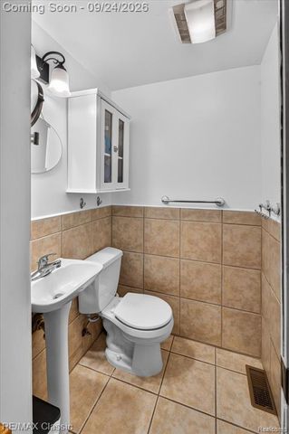 505 E Baker Road, Highland, MI 48357