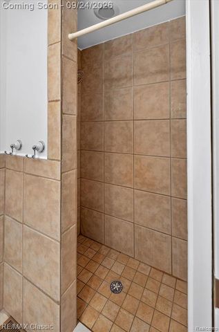 505 E Baker Road, Highland, MI 48357