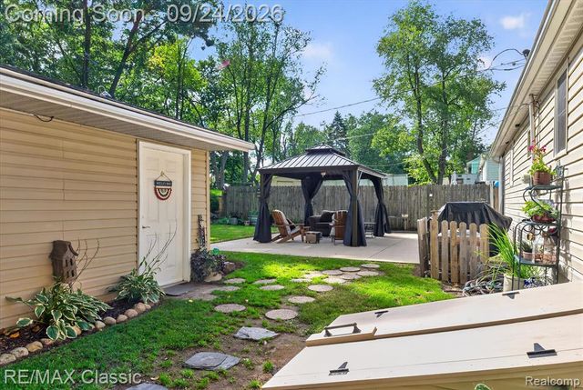 505 E Baker Road, Highland, MI 48357