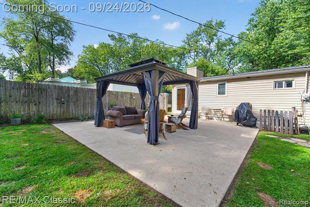 505 E Baker Road, Highland, MI 48357