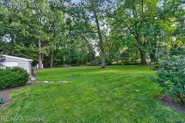 505 E Baker Road, Highland, MI 48357