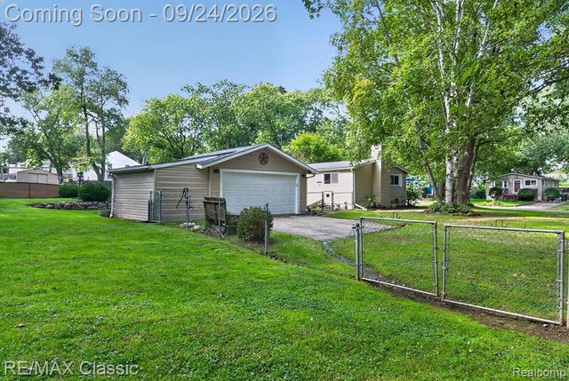 505 E Baker Road, Highland, MI 48357