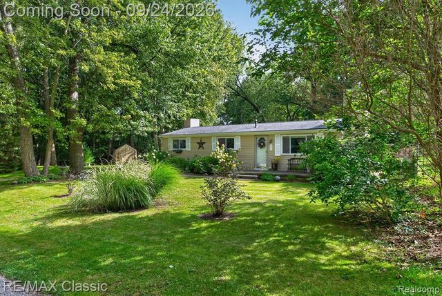 505 E Baker Road, Highland, MI 48357