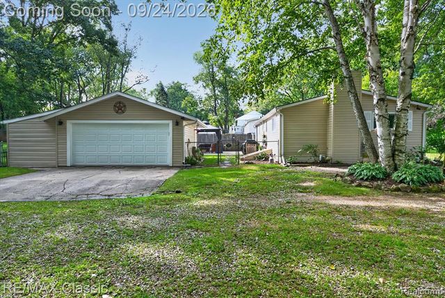 505 E Baker Road, Highland, MI 48357
