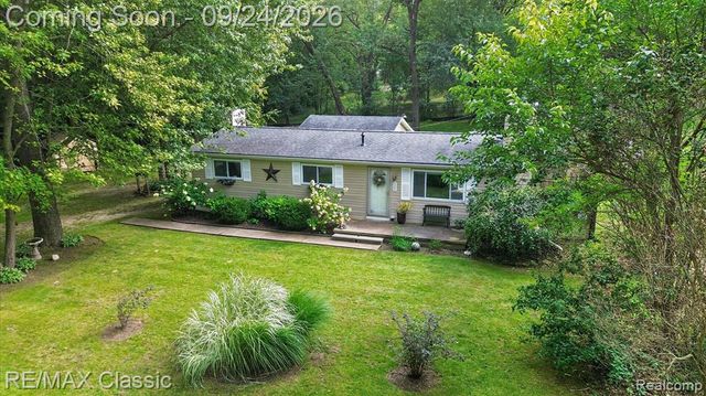 505 E Baker Road, Highland, MI 48357