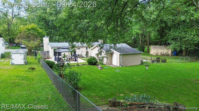 505 E Baker Road, Highland, MI 48357