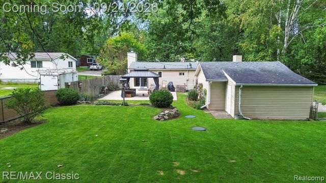 505 E Baker Road, Highland, MI 48357
