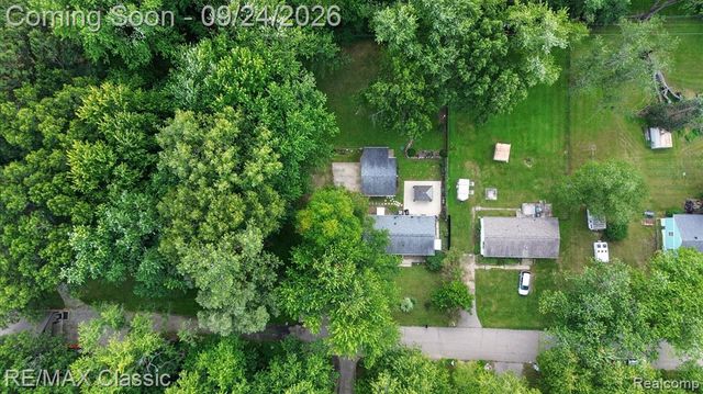 505 E Baker Road, Highland, MI 48357