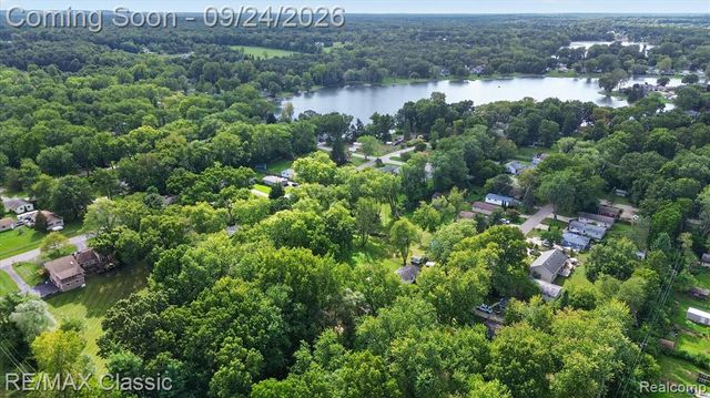 505 E Baker Road, Highland, MI 48357