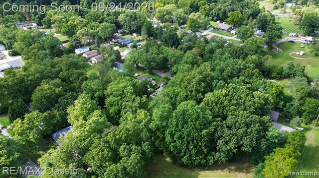 505 E Baker Road, Highland, MI 48357