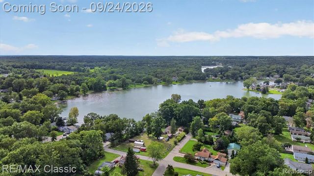 505 E Baker Road, Highland, MI 48357
