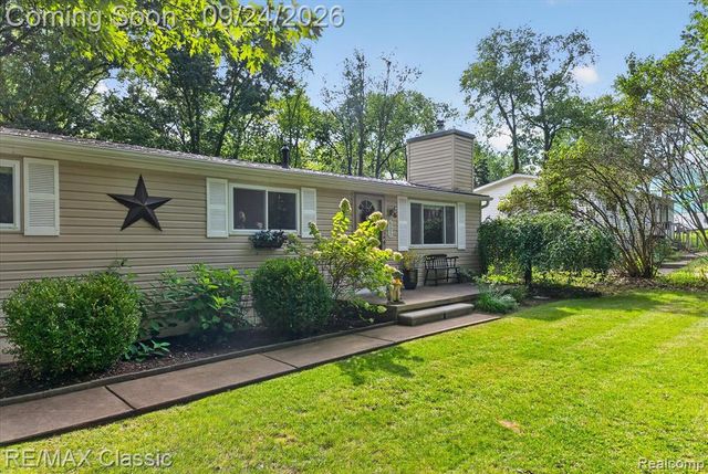 505 E Baker Road, Highland, MI 48357