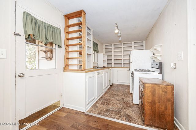 14804 Parker Road, Biloxi, MS 39532